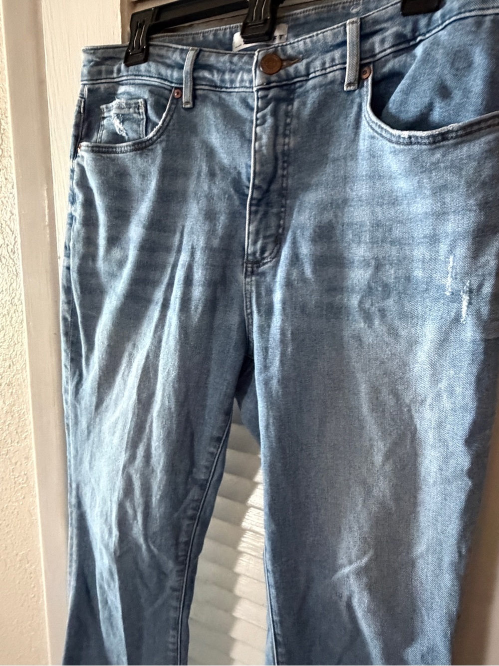 Ann Taylor LOFT Curvy Destructed High Waist Slim Pocket Flare Crop Jeans - Picture 6 of 12